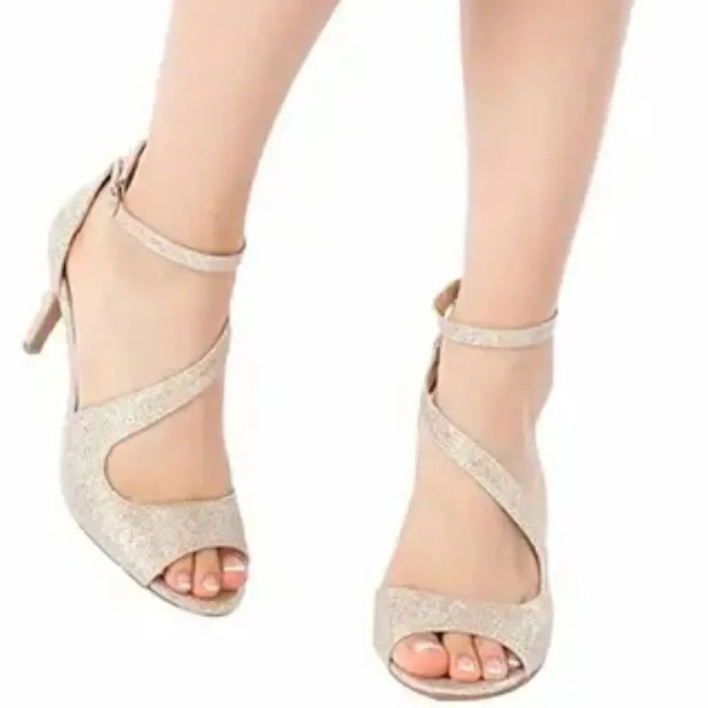 BRAND NEW JESSICA SIMPSON JP-JESIMAE SHIMMER GOLD GLITTER EMBROIDERY SANDAL